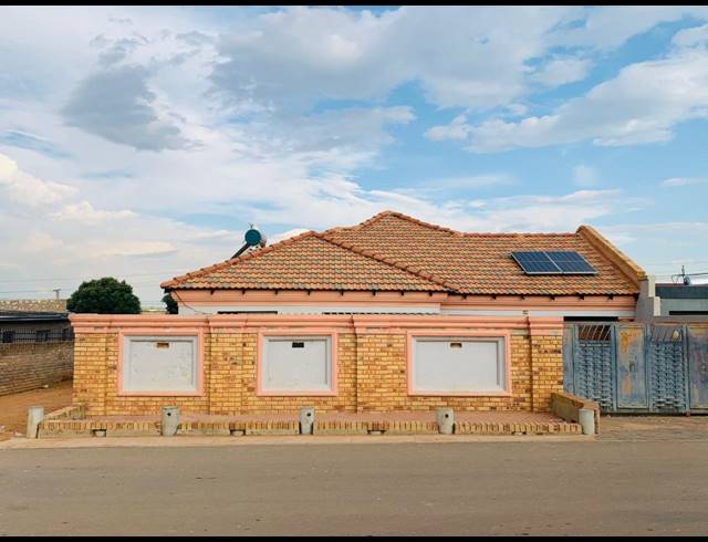 3 BEDROOM FREEHOLD TO LET IN VLAKFONTEIN